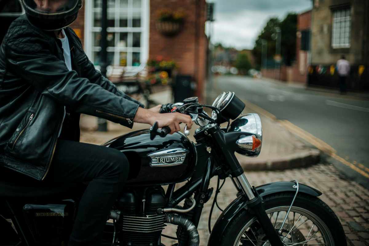 uomo-moto